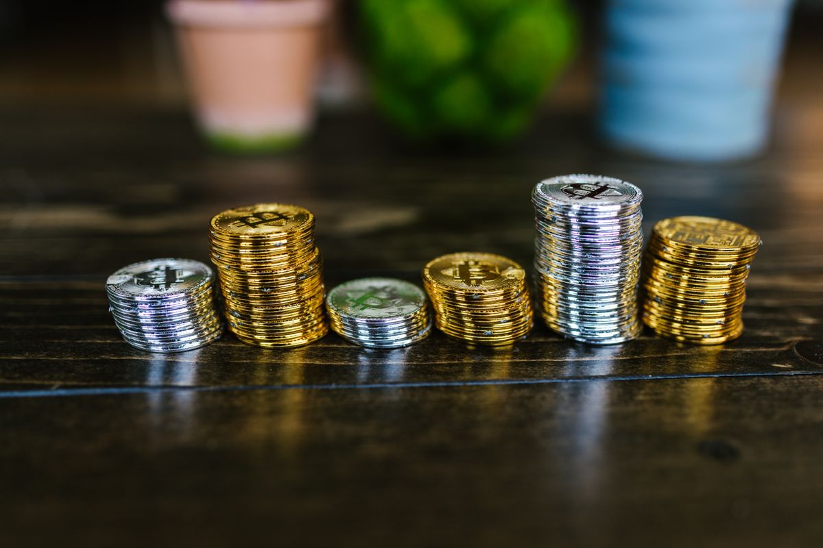 Stablecoins – gold and silver cryptocurrency coins